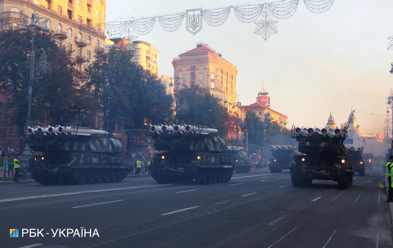 250 единиц техники и 4,5 тысячи военных: яркие фото репетиции парада ко Дню Независимости