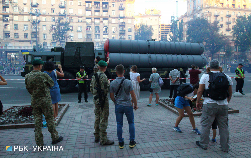 250 единиц техники и 4,5 тысячи военных: яркие фото репетиции парада ко Дню Независимости