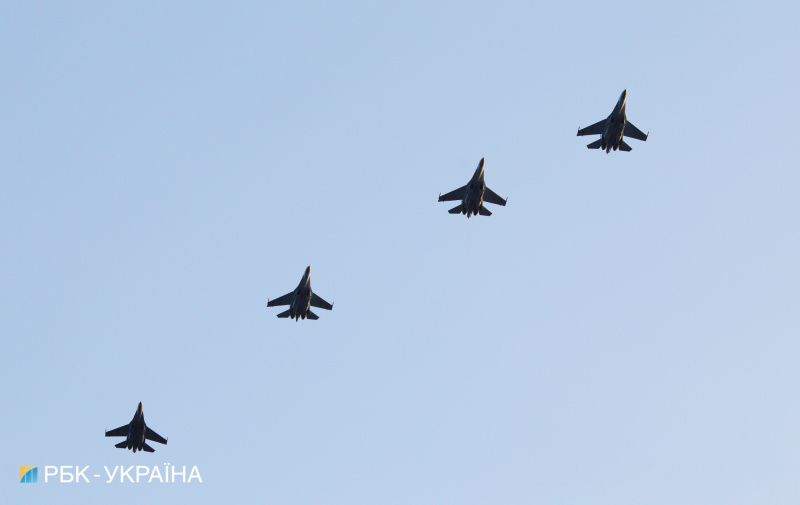 250 единиц техники и 4,5 тысячи военных: яркие фото репетиции парада ко Дню Независимости