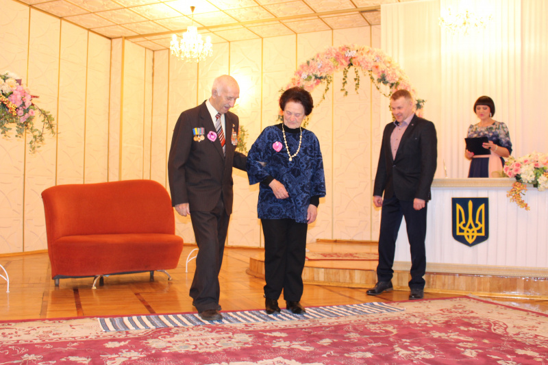 70 років разом: пенсіонери з Києва відсвяткували "платинове" весілля (фото)