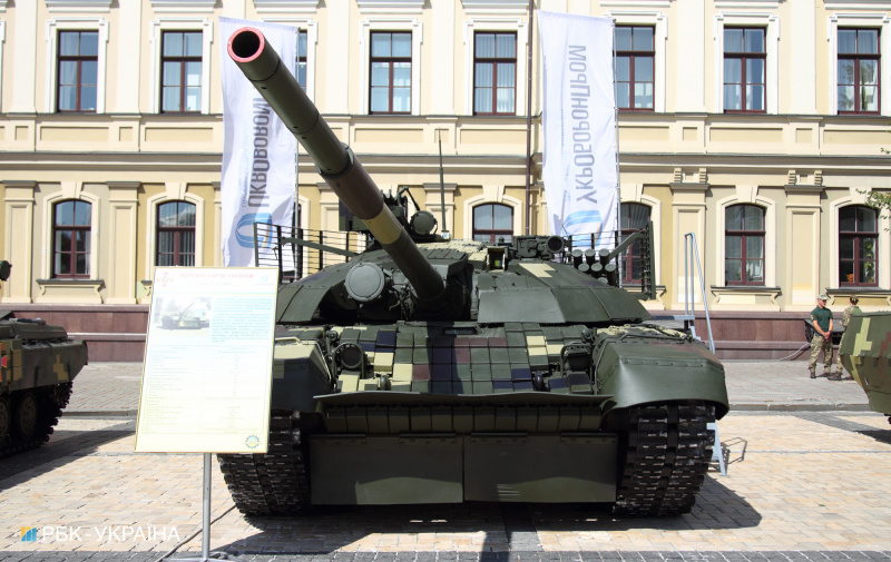"Міць нової української армії": в центре Киева собрали лучшие образцы военной техники (фото)