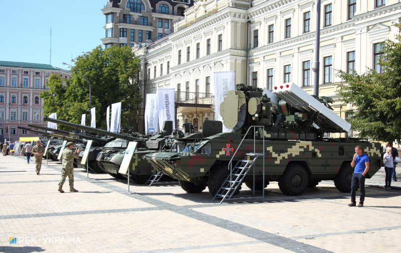 "Міць нової української армії": в центре Киева собрали лучшие образцы военной техники (фото)
