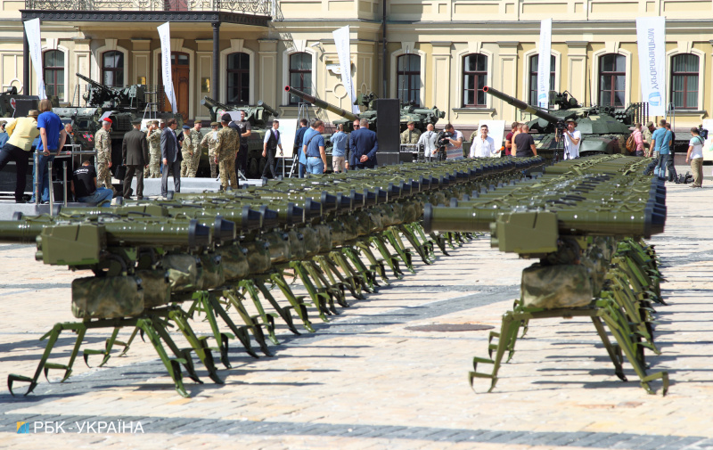 "Міць нової української армії": в центре Киева собрали лучшие образцы военной техники (фото)