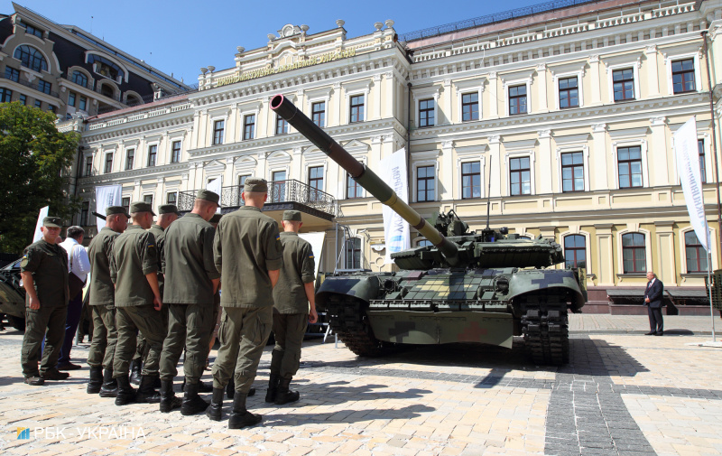 "Міць нової української армії": в центре Киева собрали лучшие образцы военной техники (фото)