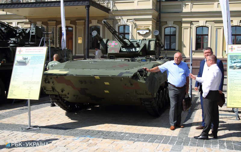 "Міць нової української армії": в центре Киева собрали лучшие образцы военной техники (фото)