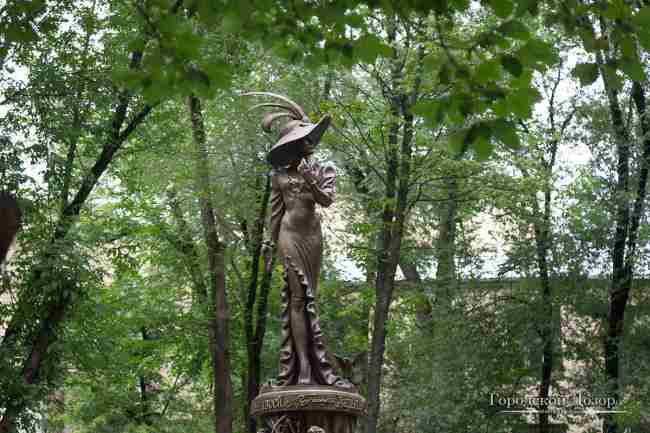 В Харькове открыли необычный памятник известной советской актрисе (фото)