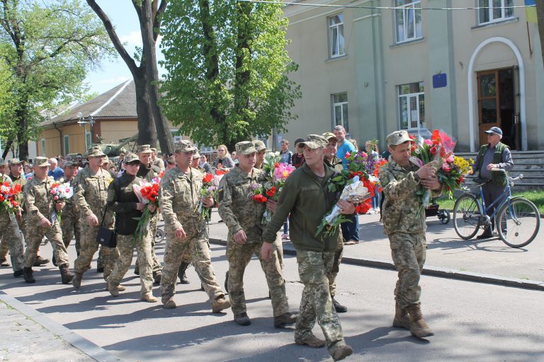 &quot;Хліб, квіти і сіль&quot;: на Рівненщині оригінально зустріли бійців АТО (фото)