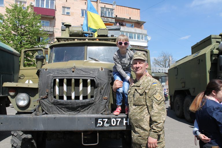 &quot;Хліб, квіти і сіль&quot;: на Рівненщині оригінально зустріли бійців АТО (фото)