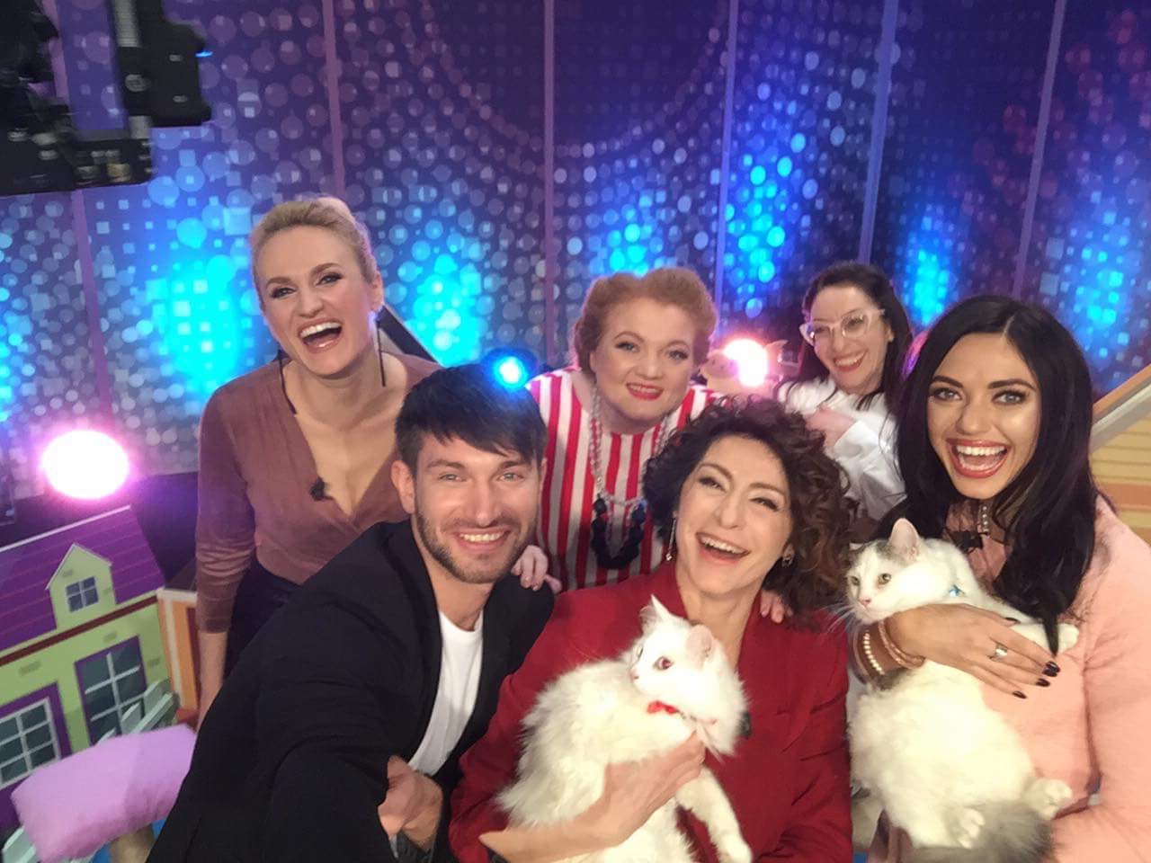 "Подслушки" и холод в павильоне: экс-ведущая "Все буде добре" рассказала о закадровой жизни проекта