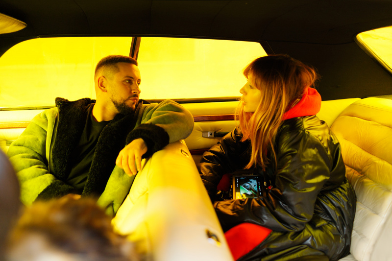 "Данина музиці та естетиці": MONATIK показав вражаючі фото зі зйомок нового кліпу