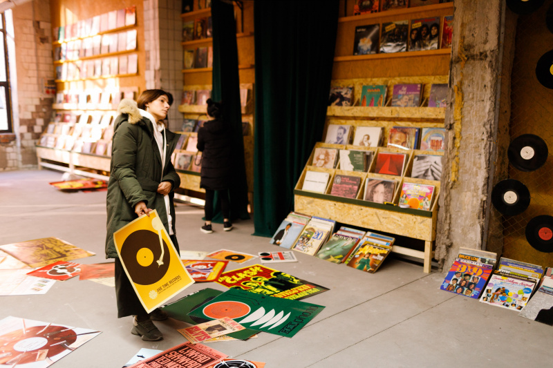 &quot;Данина музиці та естетиці&quot;: MONATIK показав вражаючі фото зі зйомок нового кліпу