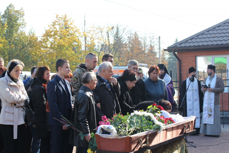 Был прекрасным человеком и другом: в Кропивницком провели в последний путь 47-летнего воина АТО