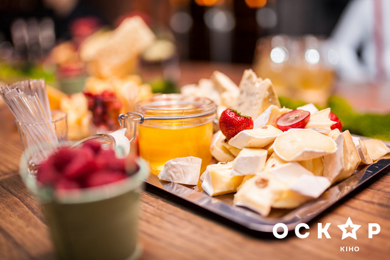 8 подруг Оушена: Зеленський, Фролова та інші зірки відвідали прем'єру фільму (фото)