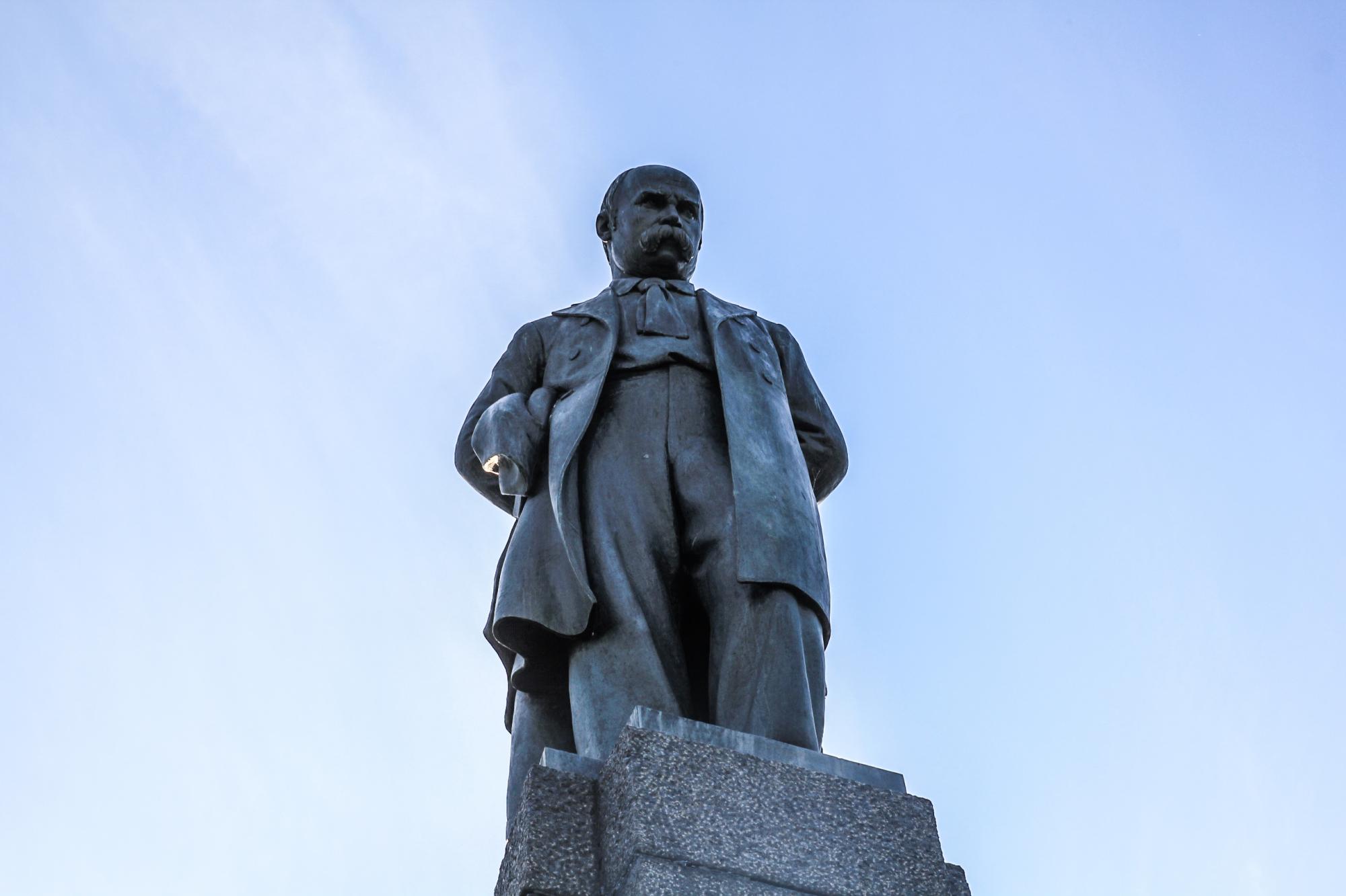 Тур вихідного дня з Києва: мальовниче озеро, Тарасова гора і Канівський заповідник