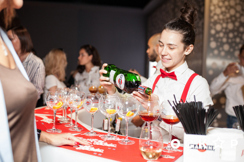 8 подруг Оушена: Зеленський, Фролова та інші зірки відвідали прем'єру фільму (фото)