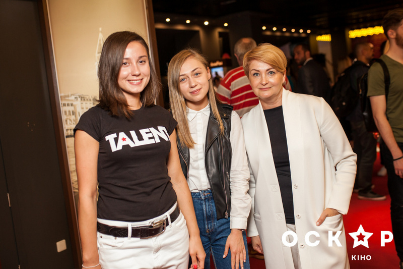 8 подруг Оушена: Зеленський, Фролова та інші зірки відвідали прем'єру фільму (фото)