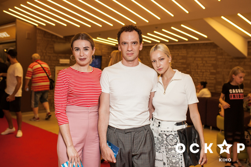 8 подруг Оушена: Зеленський, Фролова та інші зірки відвідали прем'єру фільму (фото)