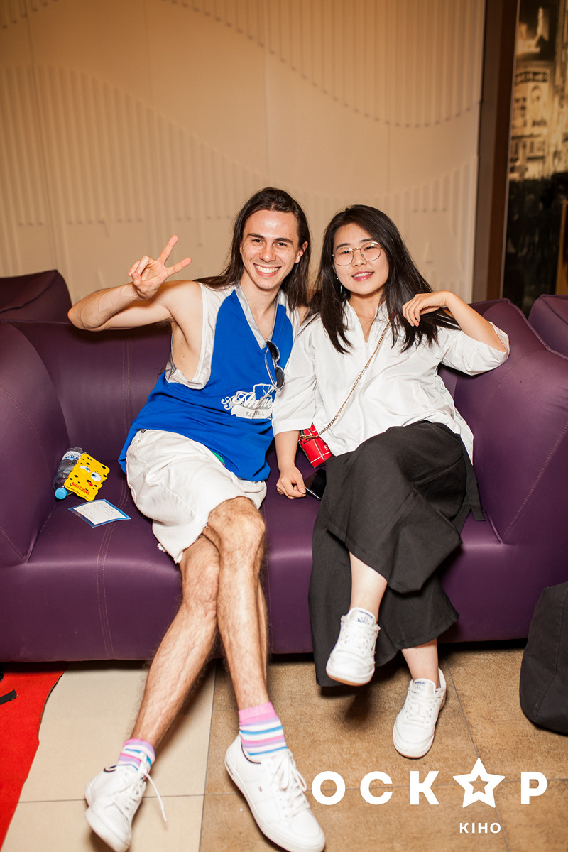 8 подруг Оушена: Зеленський, Фролова та інші зірки відвідали прем'єру фільму (фото)