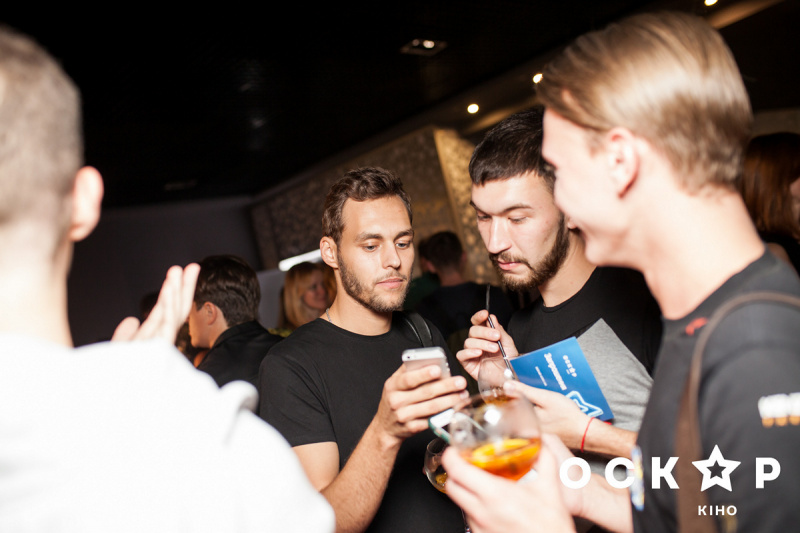 8 подруг Оушена: Зеленський, Фролова та інші зірки відвідали прем'єру фільму (фото)