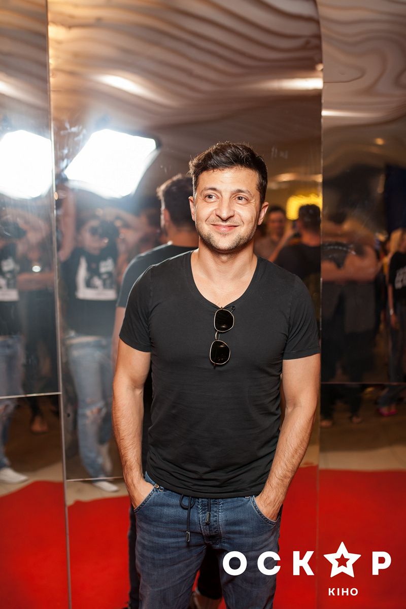 8 подруг Оушена: Зеленський, Фролова та інші зірки відвідали прем'єру фільму (фото)