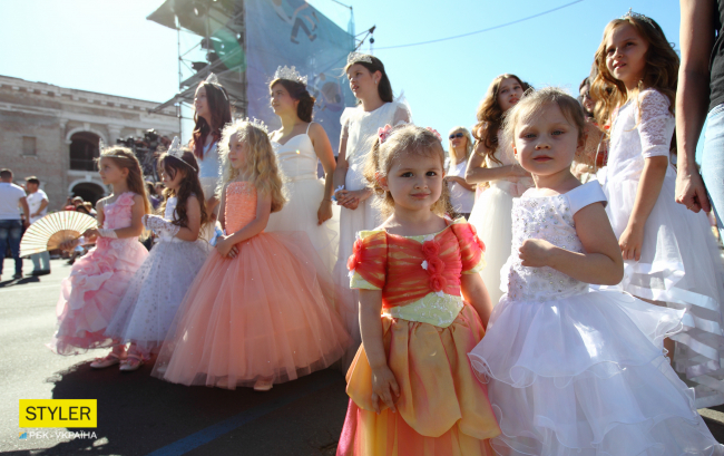 У Києві діти встановили новий танцювальний рекорд: яскраві фото
