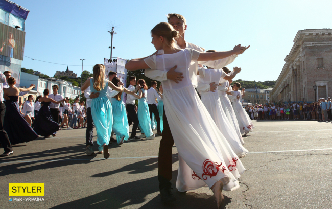 В Киеве дети установили новый танцевальный рекорд: яркие фото