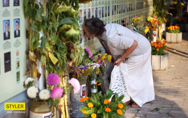 "Хочется не плакать, а кричать "спасите": матери и жены погибших украинских героев поделились сокровенным