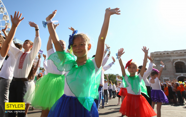 В Киеве дети установили новый танцевальный рекорд: яркие фото