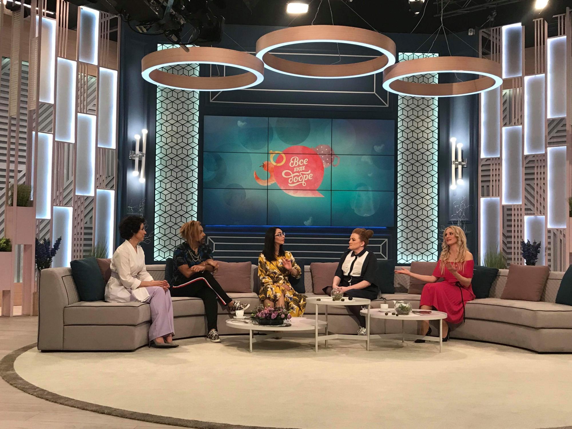"Подслушки" и холод в павильоне: экс-ведущая "Все буде добре" рассказала о закадровой жизни проекта