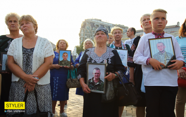 "Хочется не плакать, а кричать "спасите": матери и жены погибших украинских героев поделились сокровенным