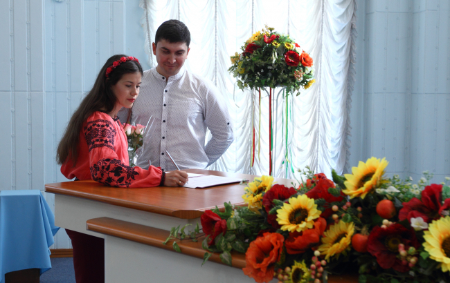 Рекордное количество: обнародовали неожиданную статистику свадеб в &quot;магическую&quot; дату 8.08.08