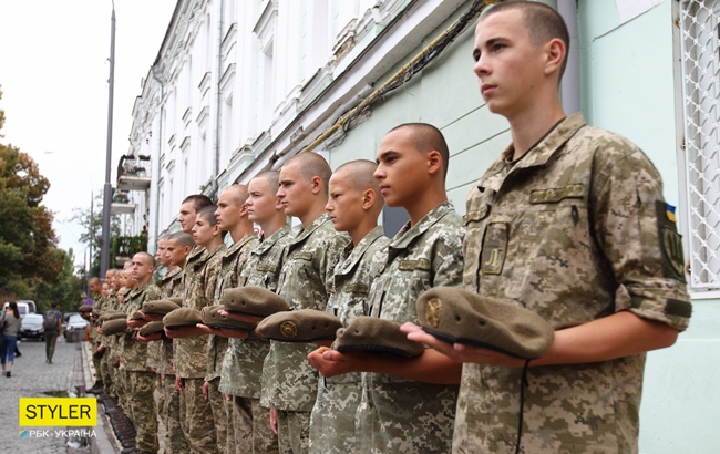 Годовщина Иловайского котла: украинцы почтили память погибших воинов (фоторепортаж)