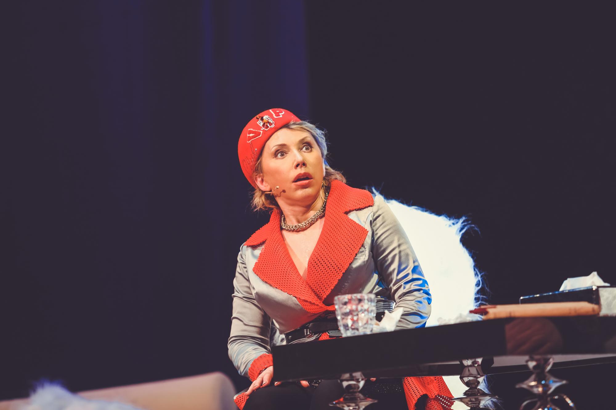 Известная актриса Елена Воробей рассказала о том, как купила таксопарк