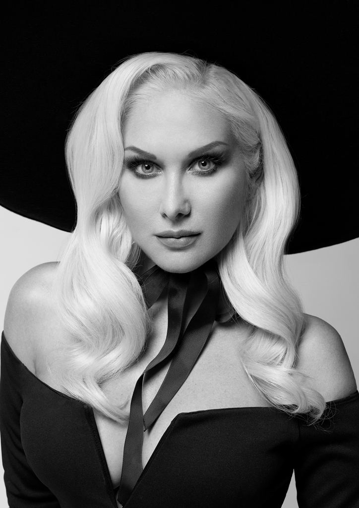 Відома українська співачка постала в образі французької кінодіви Катрін Денев