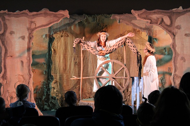 На фестивале "День украинского супергероя" можно просмотреть детские спектакли 