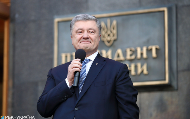 Зарплата Порошенко: сколько заработал президент за пять лет