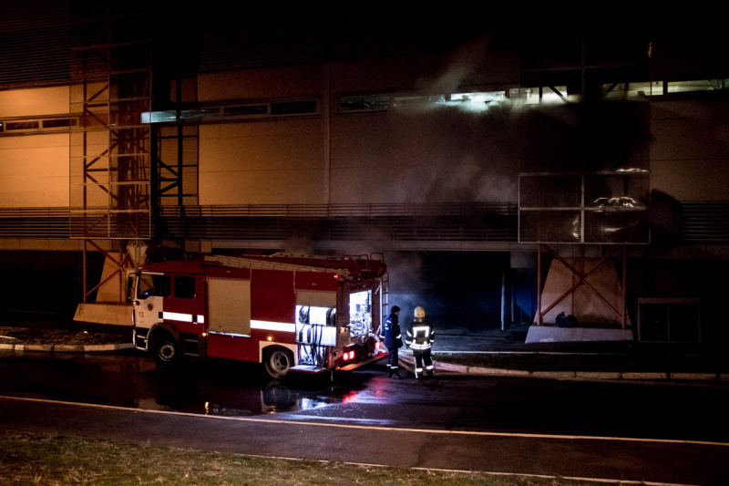 В Киеве произошел пожар в популярном гипермаркете: появились подробности инцидента