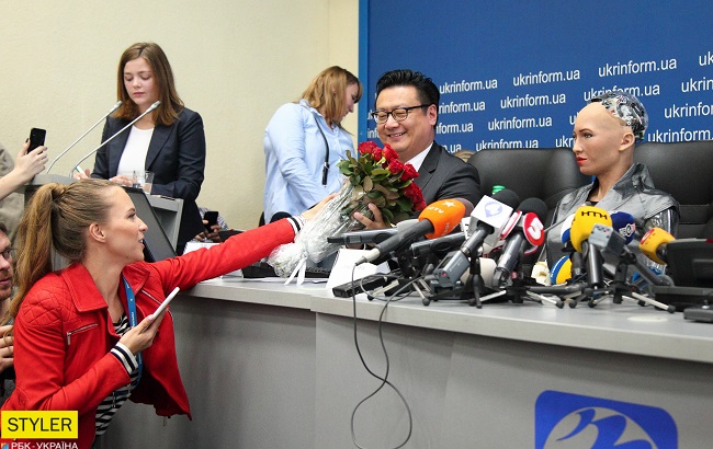 Гиноид София