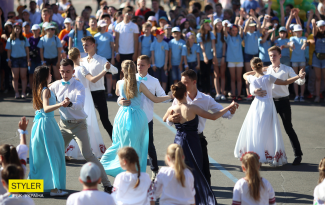 В Киеве дети установили новый танцевальный рекорд: яркие фото