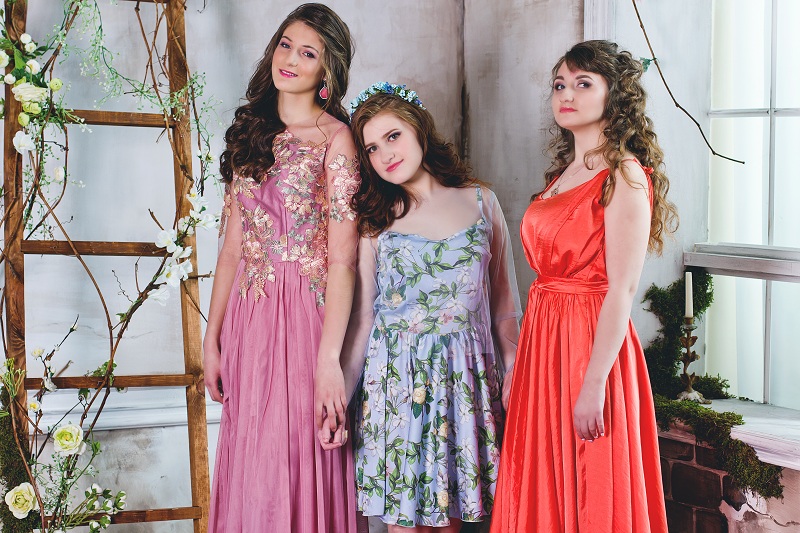 Пора готуватися до флешмобу "Подаруй вбрання випускнику дитячого будинку"