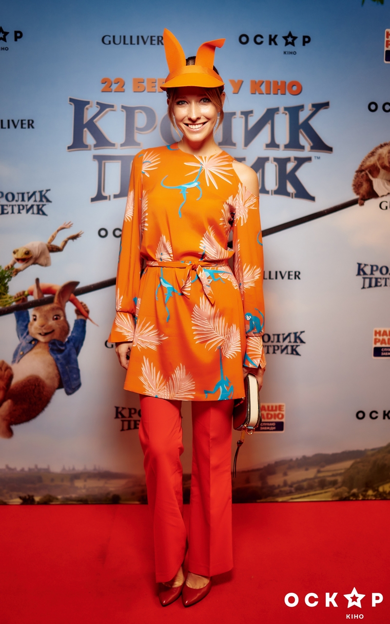 Євген Кошовий з сім'єю, Катя Осадча та інші зірки на прем'єрі комедії "Кролик Петрик" (фото)