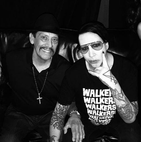 Потерял сознание на сцене: всемирно известный певец попал в больницу