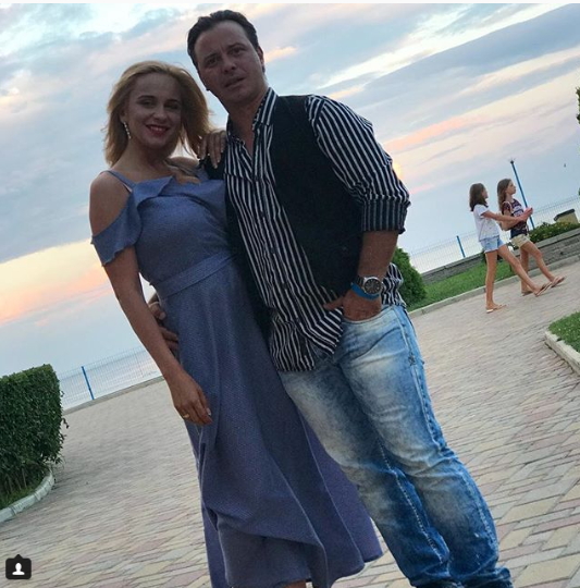 "Ни минуты покоя!": Лилия Ребрик показала зажигательные танцы на море