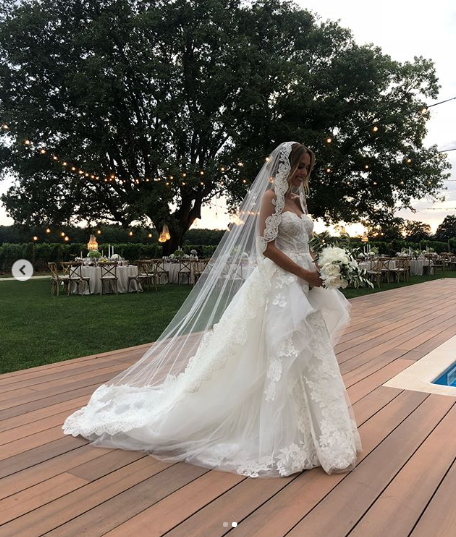 "Мы сделали это": участница Евровидения 2018 вышла замуж за известного футболиста