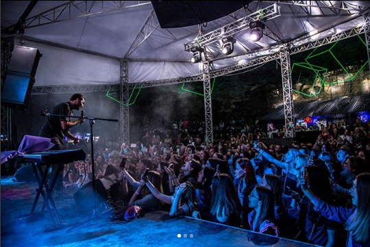 Знаменитый холостяк Рожден Ануси кардинально сменил имидж