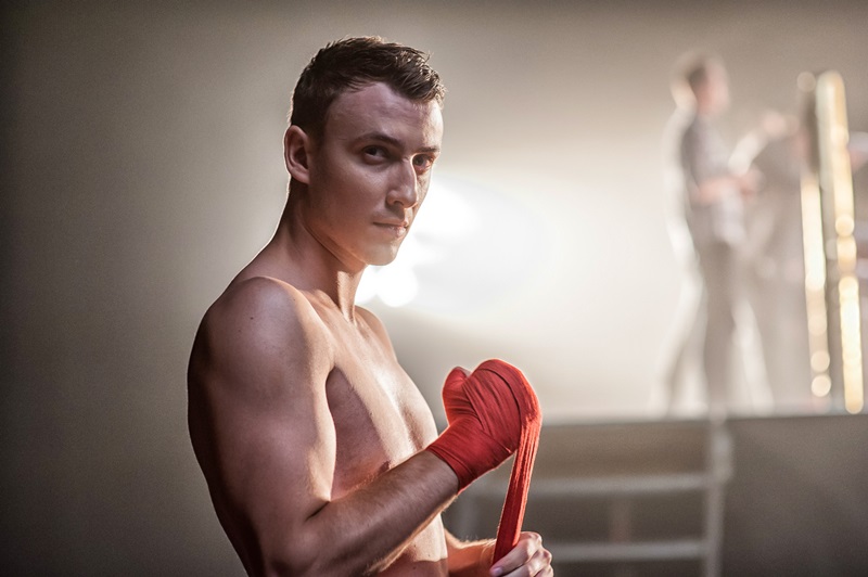 &quot;Ссадины, кровь и бой за любовь Марии Яремчук&quot;: Ivan NAVI представил &quot;химический&quot; клип