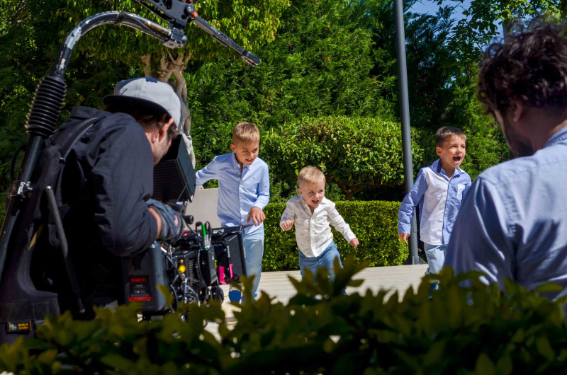 Вице-мисс Украина замечена в объятиях известного певца