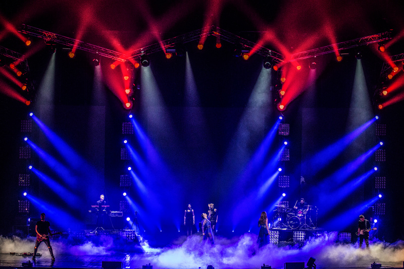 Много экспрессии, уникального вокала и танцев: &quot;НеАнгелы&quot; выступили в Киеве с оглушительным успехом