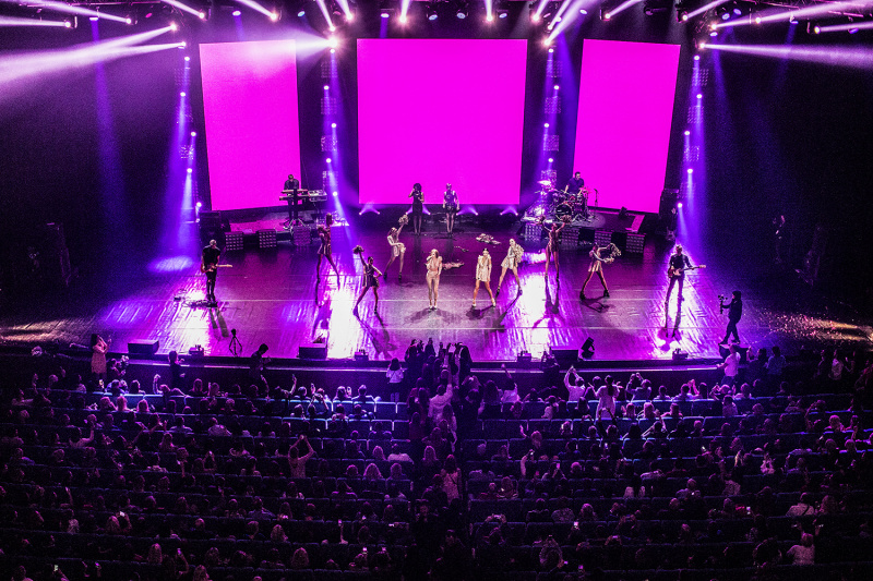 Много экспрессии, уникального вокала и танцев: &quot;НеАнгелы&quot; выступили в Киеве с оглушительным успехом