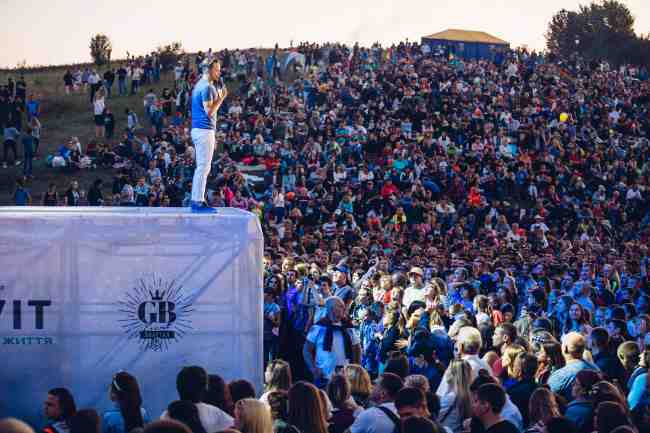 "Квартал 95" в День Независимости побил свой же рекорд по количеству зрителей (фото, видео)